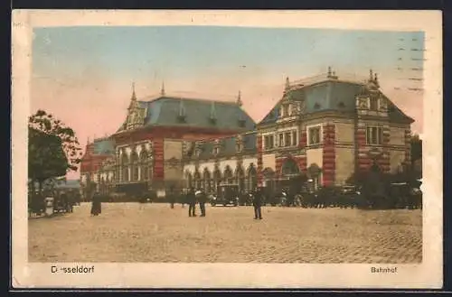 AK Düsseldorf, Bahnhof mit Passanten