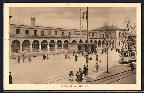 AK Pforzheim, Bahnhof und Strassenbahn
