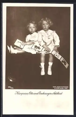 AK Kronprinz Otto und Erzherzogin Adelheid mit einem Bilderbuch