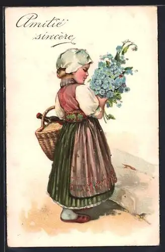 Präge-AK Amitié sincère, Mädchen mit Korb und Blumenstrauss