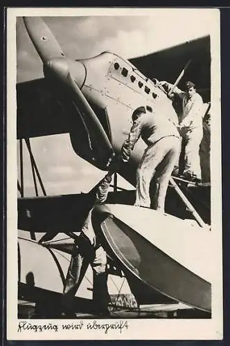 AK Luftwaffe, Bodenpersonal überprüft das Wasserflugzeug vor dem nächsten Start