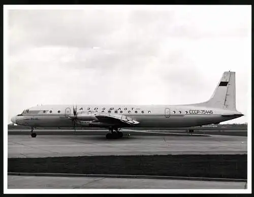 Fotografie Flugzeug Ilyushin Il-18 der Aeroflot Kennung CCCP-75446
