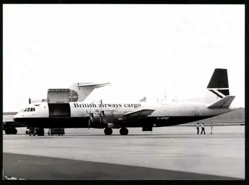 Fotografie Flugzeug Vickers Vanguard G-APEP, British Airways Cargo