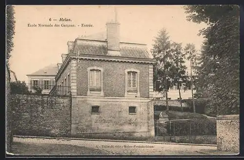 AK Melun, École Normale des Garcons, Entrée