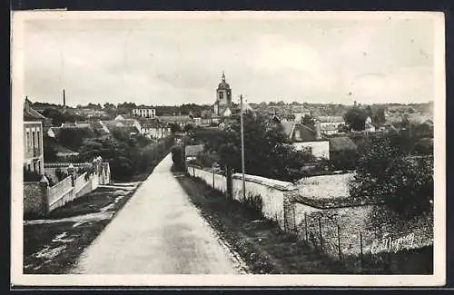 AK Montigny-Lencoup /S.-et-M., Côte de la Chasse, vue sur le village et l`église au loin