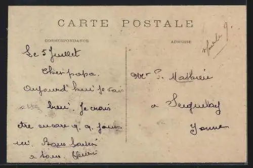 AK Villeneuve-sur-Bellot /S.-&-M., Le Fourcheret, Rue pittoresque avec cyclistes et maisons anciennes