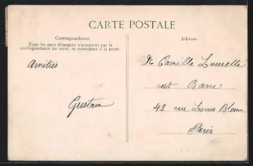 AK Ponthierry, L`école et ses élèves devant l`entrée principale