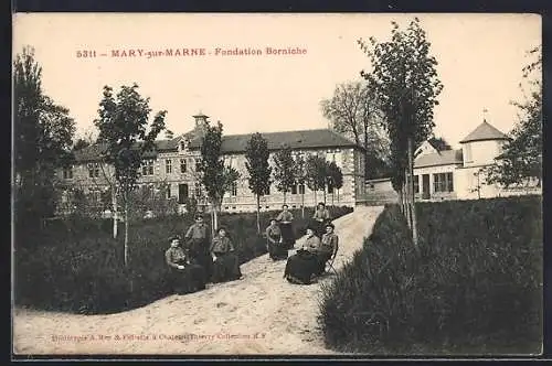 AK Mary-sur-Marne, Fondation Borniche avec des personnes assises dans le jardin devant le bâtiment