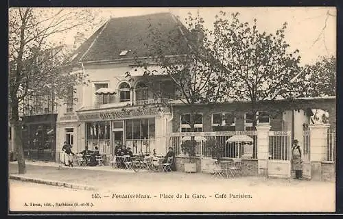 AK Fontainebleau, Place de la Gare, Café Parisien