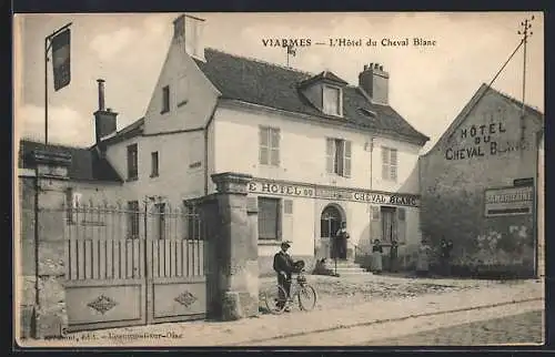 AK Viarmes, L`Hotel du Cheval Blanc