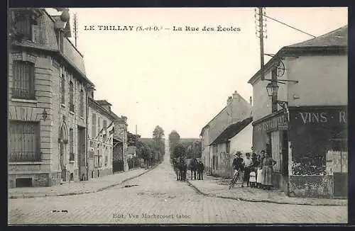 AK Le Thillay, La Rue des Écoles, Strassenpartie