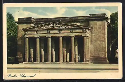 AK Berlin, Vor dem Ehrenmal Unter den Linden
