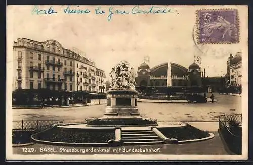AK Basel, Strassburger Denkmal mit Blick zum Bundesbahnhof