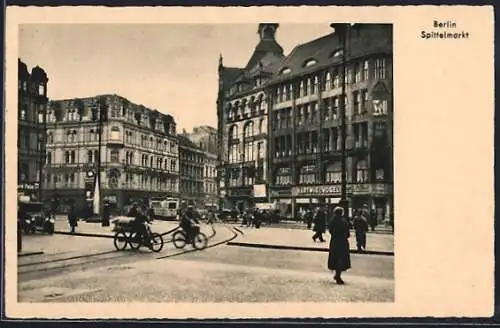 AK Berlin, Fahrradfahrer auf dem Spittelmarkt, Geschäft, Bes. Hartwig & Vogel, Strassenbahn