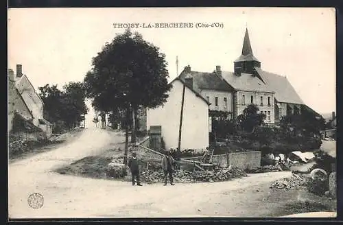 AK Thoisy-la-Berchere, Une Rue, vue sur l`Eglise
