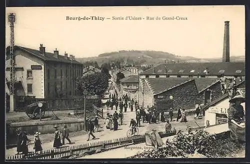 AK Bourg-de-Thizy, Sortie d'Usines, Rue du Grand-Creux
