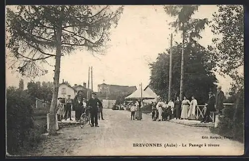 AK Brevonnes, Le Passage à niveau