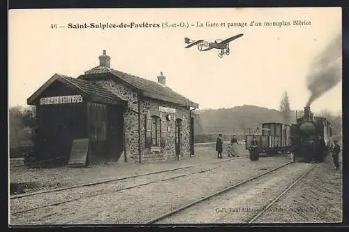AK Saint-Sulpice-de-Favières /S.-et-O., La Gare et passage d`un monoplan Blériot