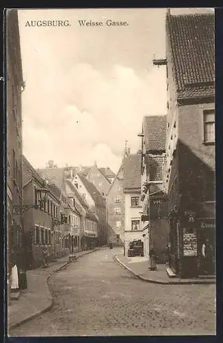 AK Augsburg, Strasse Weisse Gasse mit Geschäften