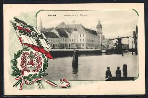 Passepartout-Lithographie Anklam, Peenepartie mit Rathaus, Wappen, Fahne