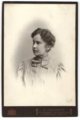 Fotografie B. Johannes, Partenkirchen, Porträt einer jungen Frau
