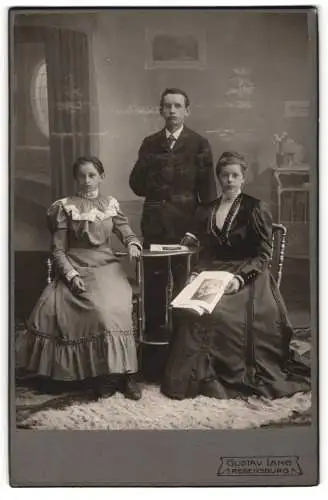 Fotografie Gustav Lang, Regensburg, Weisse Lilienstr. 93, Porträt einer Familie