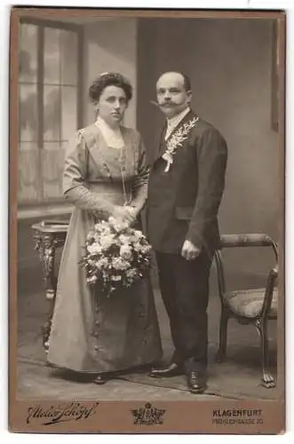 Fotografie Atelier Schöpf, Klagenfurt, Fröhlichgasse 20, Elegantes Paarporträt