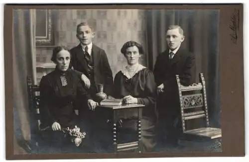 Fotografie A. Miehler, Traunstein, Porträt einer Familie