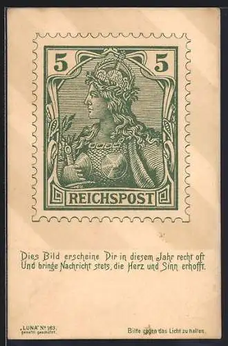 Künstler-AK Briefmarke der Reichspost mit Farben der Reichsfahne im Hintergrund, Halt gegen das Licht