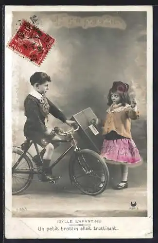 AK Idylle Enfantine, Un petit trottin allait trottinant, kleiner Radfahrer und Mädchen