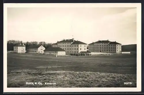 AK Horn /N.-Do., Totalansicht der Kaserne