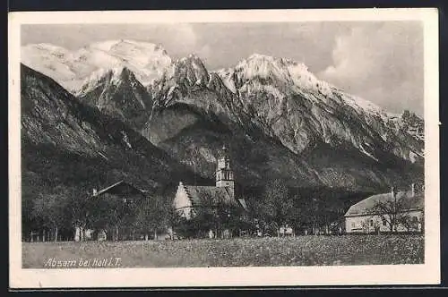 AK Absam bei Hall i. T., Ortsansicht mit Bergpanorama u. Kirche
