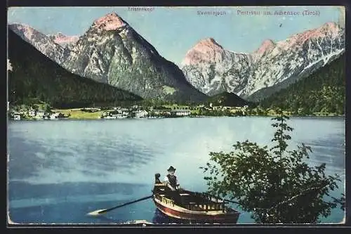 AK Pertisau am Achensee, Ortsansicht vom Seeufer aus mit Ruderboot