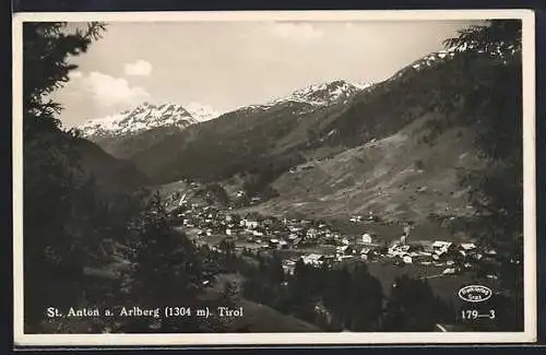 AK St. Anton a. Arlberg, Blick ins Tal mit Ortschaft