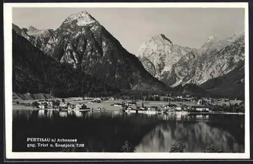 AK Pertisau a. Achensee, Ortsansicht gegen Trist u. Sonnjoch