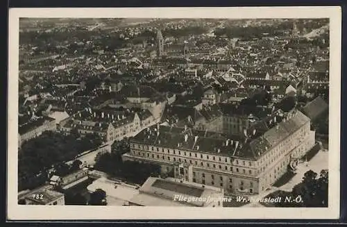 AK Wr.-Neustadt /N.-Ö., Fliegeraufnahme der Stadt