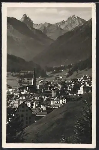 AK Davos-Platz, Ortsansicht mit Tinzenhorn und Piz Michel