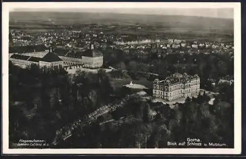AK Gotha, Blick auf Schloss, Museum, Fliegeraufnahme