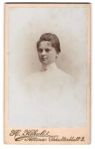 Fotografie H. Kekulie, Altona, Schulterblatt 3, Porträt einer jungen Frau