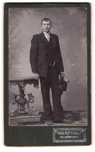 Fotografie Max Reichenbach, Schärding, Bahnhofstrasse 183, Porträt eines eleganten Mannes