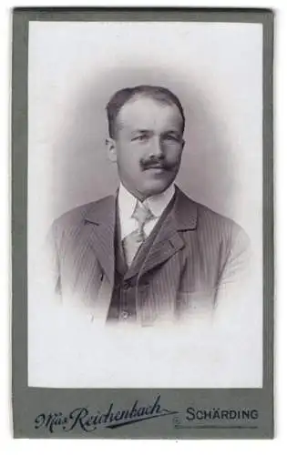 Fotografie Max Reichenbach, Schärding, Bahnhofstrasse 183, Portrait eines Mannes