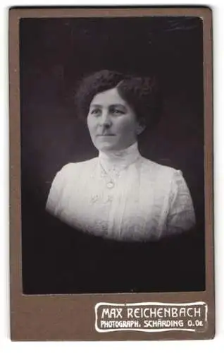 Fotografie Max Reichenbach, Schärding, Bahnhofstrasse 183, Porträt einer Dame