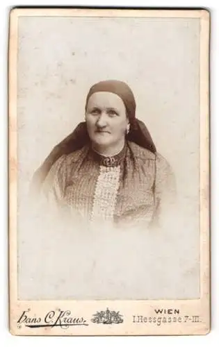Fotografie Hans C. Kraus, Wien, Hessgasse 7, Porträt einer älteren Dame