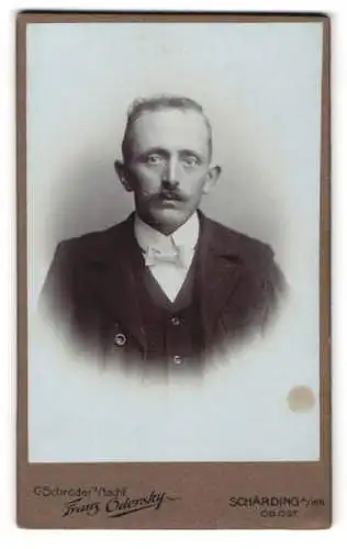 Fotografie Franz Odersky, Schärding am Inn, Porträt eines Herrn mit Fliege