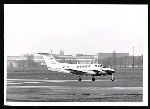 Fotografie Flughafen Berlin-Tempelhof, Flugzeug Beechcraft 60173 United States of America
