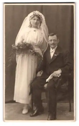 Fotografie K.G.F. Norbergs, Nora, Rådstugatan 24, Hochzeitspaar-Porträt