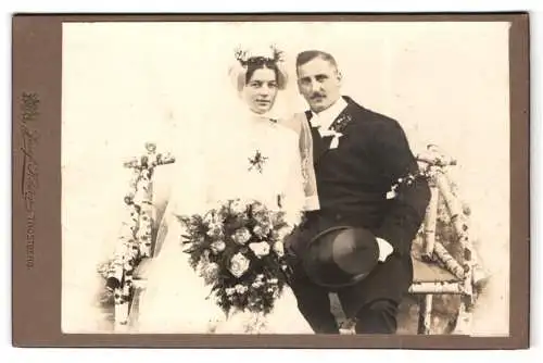 Fotografie Josef Käser, Trostberg, Markstrasse 35, Porträt eines Hochzeitspaares