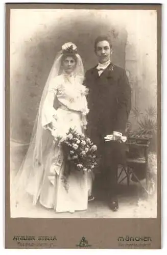 Fotografie Friedrich Stern Jr., München, Reichenbachstrasse 1a, Hochzeitspaar in eleganter Pose
