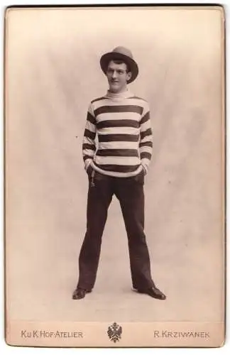 Fotografie R. Krziwanek, Wien, Hofstallstrasse 5, Schauspieler Operettensänger Rudolf Seibold, Rückseite Autograph, 1901