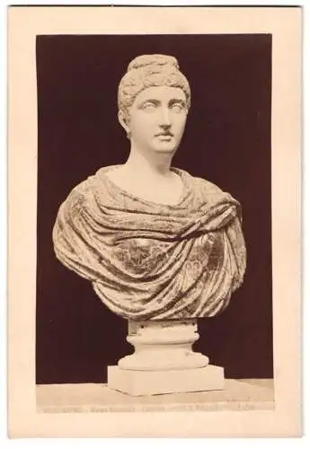 Fotografie unbekannter Fotograf, Neapel, Museo Nazionale, Büste von Faustina